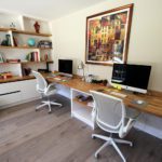 2. This study features solid oak worktops and shelving.