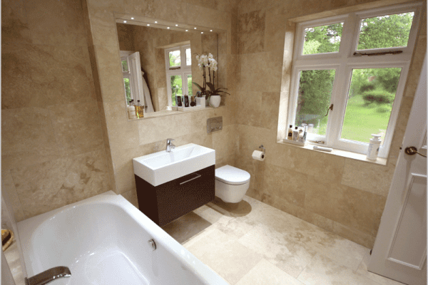 Classic master en-suite and cloakroom